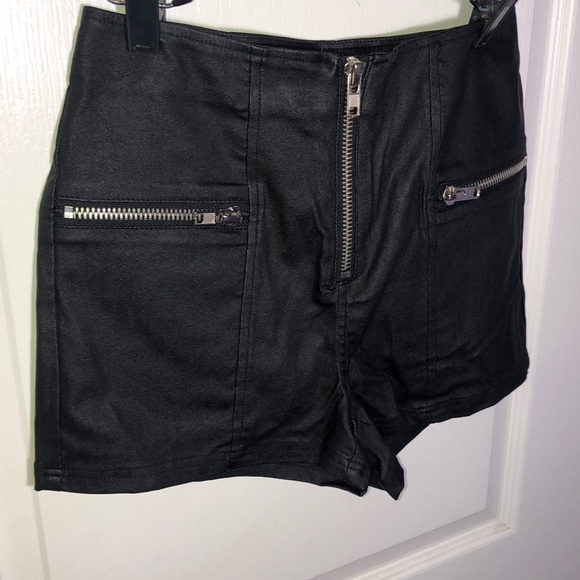 3/$20 Comme Faux Leather Zipper Shorts - Picture 2 of 4